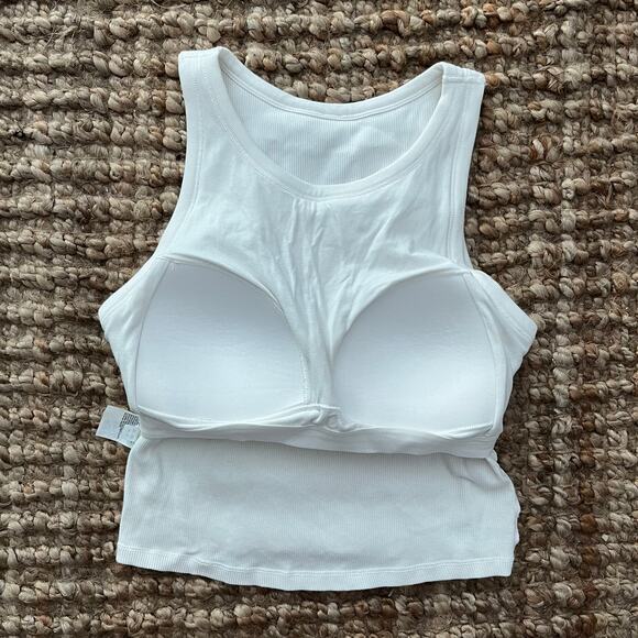 Uniqlo Cropped Built-In Bra Tank Top White Ribbed Size M Like New - Picture 7 of 8